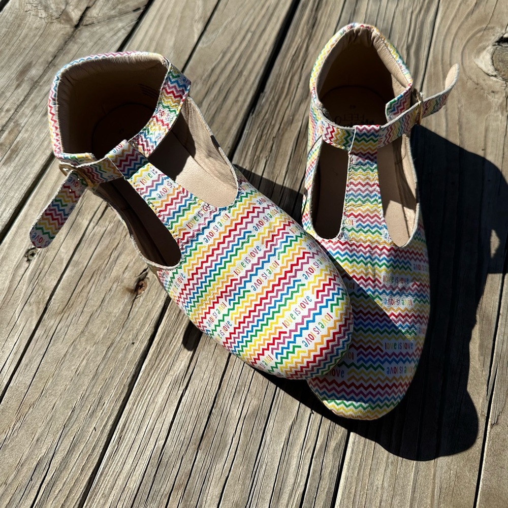 Womans T-strap flats! 🧡💜💛❤️💙